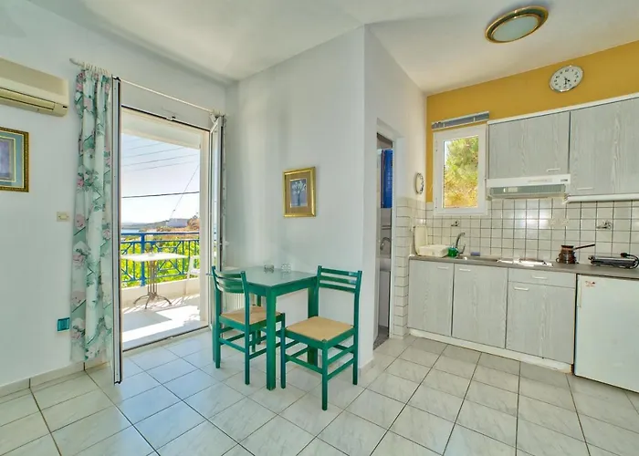 Zefiros Апартаменты *