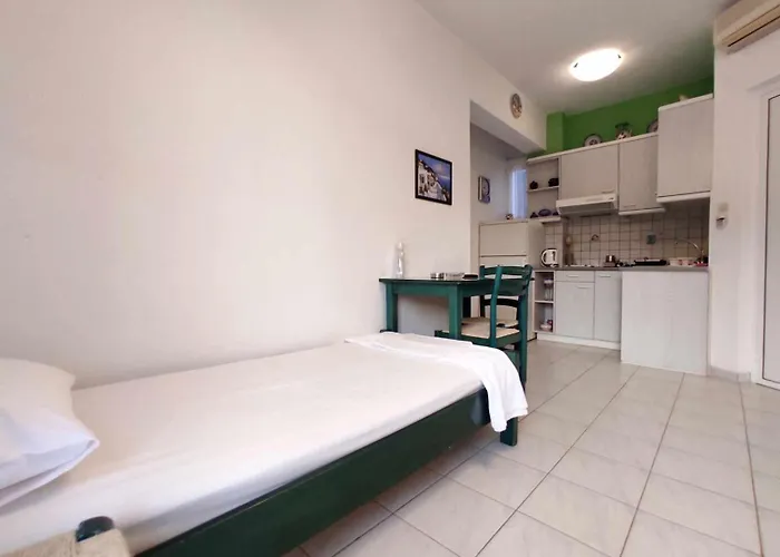 Zefiros Апартаменты